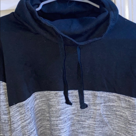 black and grey sweatshirt - Picture 2 of 2
